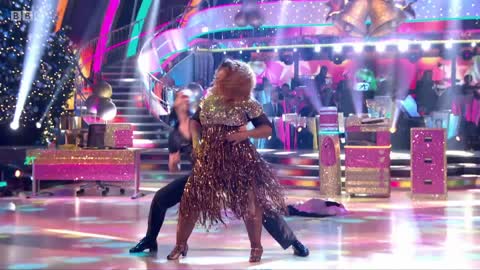 Chizzy and Graziano Cha Cha Cha to 'Get the Party Started' - Christmas Special BBC Strictly 2019