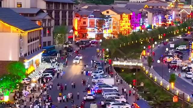 Spend the whole summer here, night view of Shennongjia, Dajiuhu Lake