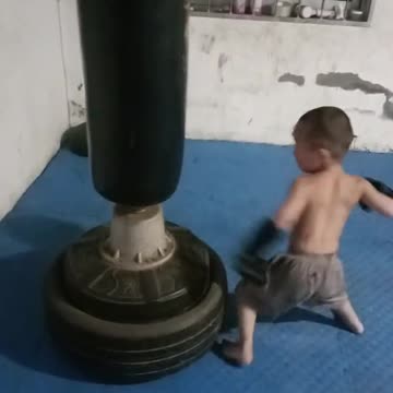 Funny Kid Workout! Don't Mess With This Kid 😂😂😂 #Viral #Kid #Workout