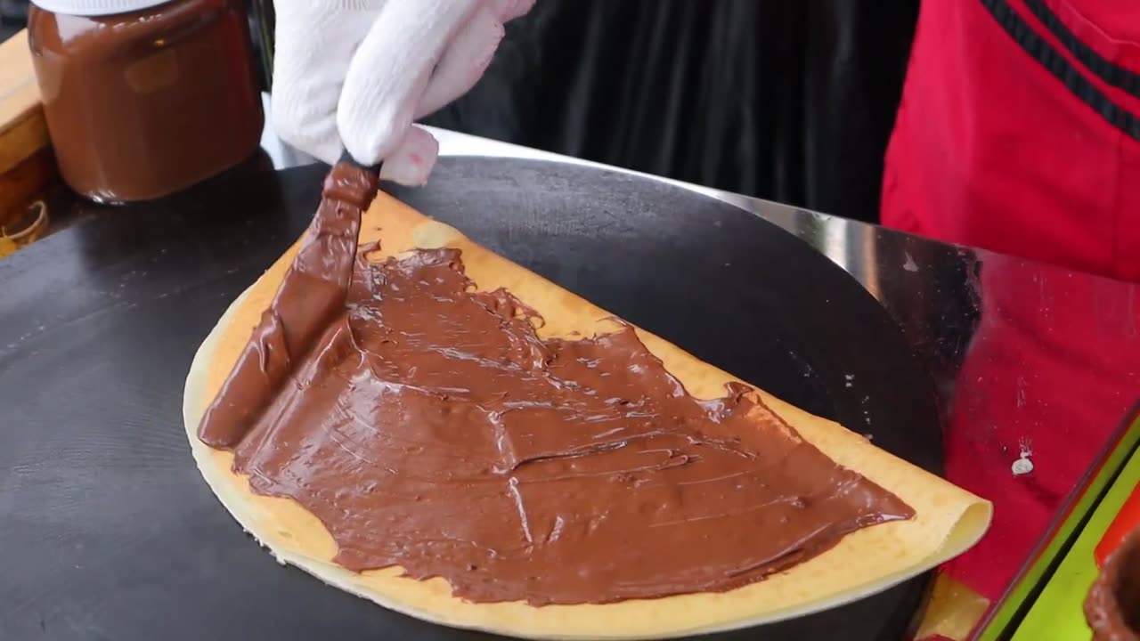 Clean Crepe: Amazing Crepe Skills & Heartwarming Tradition of Korean Street Food
