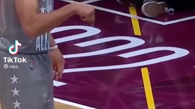 Steph Curry doing the most