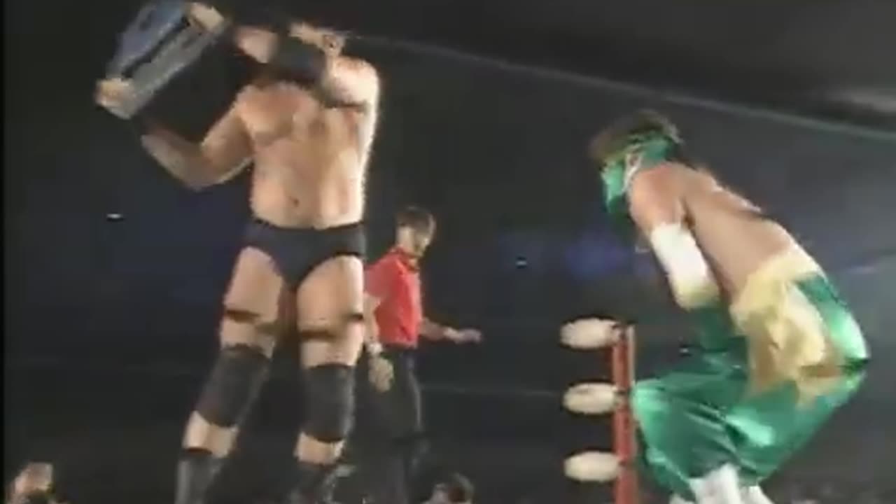 (1995.09.05) Hayabusa vs. The Gladiator (Mike Awesome) - FMW