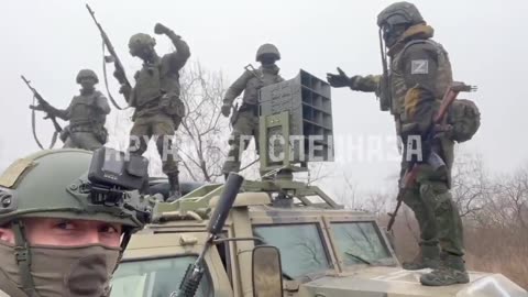 🇷🇺🔊 Time for a Dance Break! Russian soldier style...