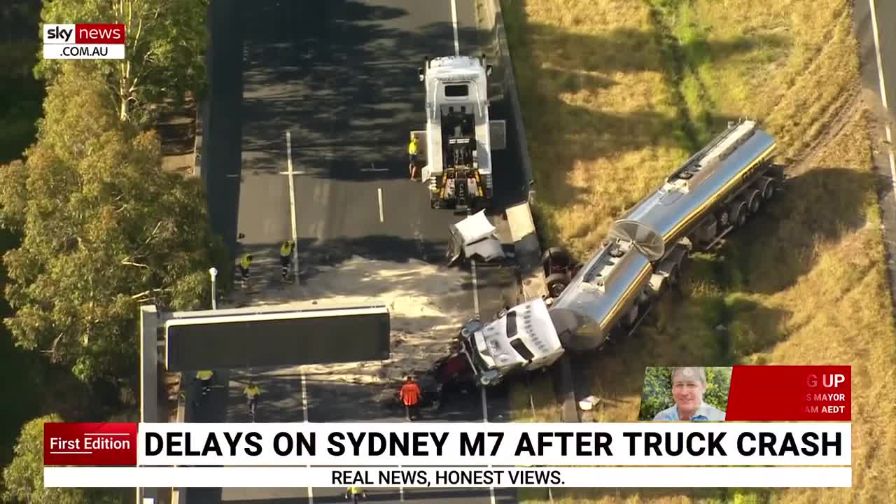 Delays on Sydney M7 after truck crash