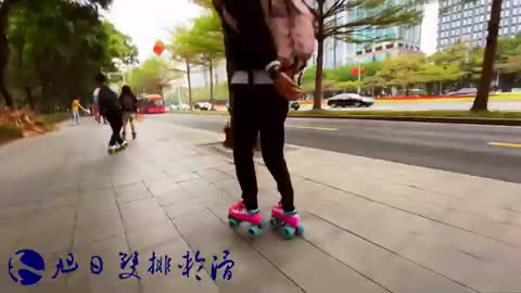 Cool outdoor quad roller skating,let's go out for roller skating._Cut
