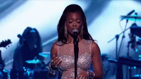 Ari Lennox Shines In Performance Of 'Waste My Time' - Soul Train Awards '22