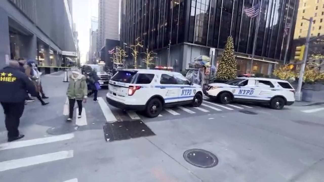United Healthcare CEO Fatally Shot in Chest Outside Hotel in Midtown Manhattan