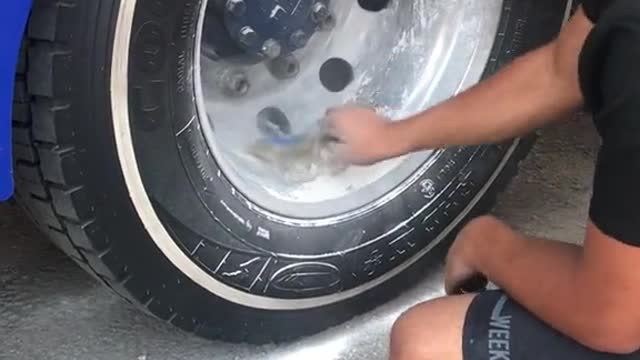 Tire polishing maintenance