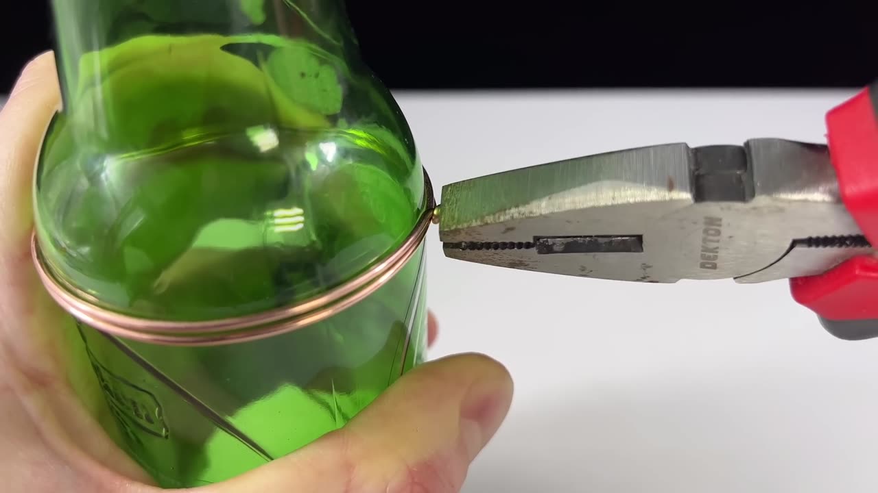 Few people know this Secret idea! How to cut glass bottles