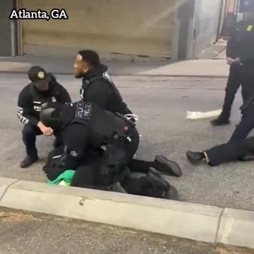 @SteveInmanUIC Arrest those terrorists. #Antifa