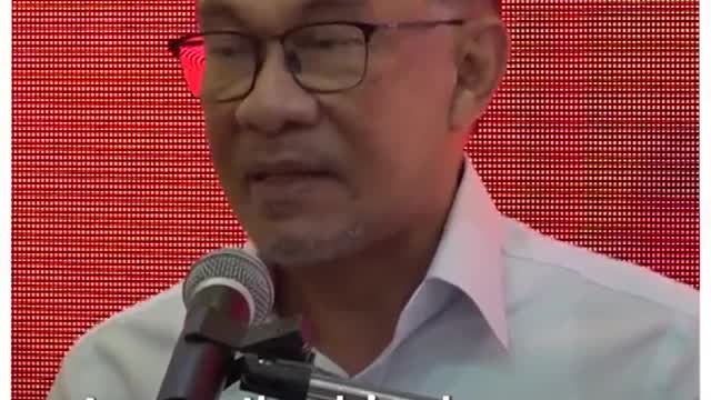 Dr M is asking for it, cries Anwar over claims of Zahid alliance