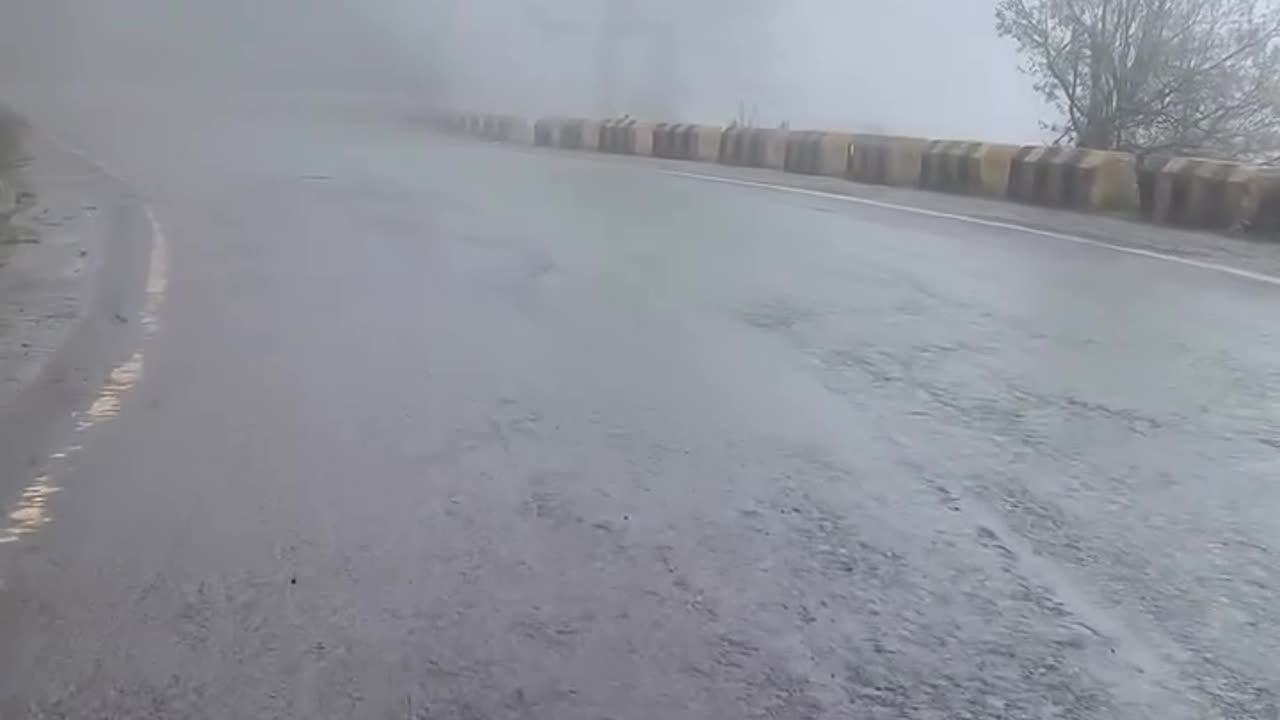 Na Janay Kaisa Ahsas Hai Status