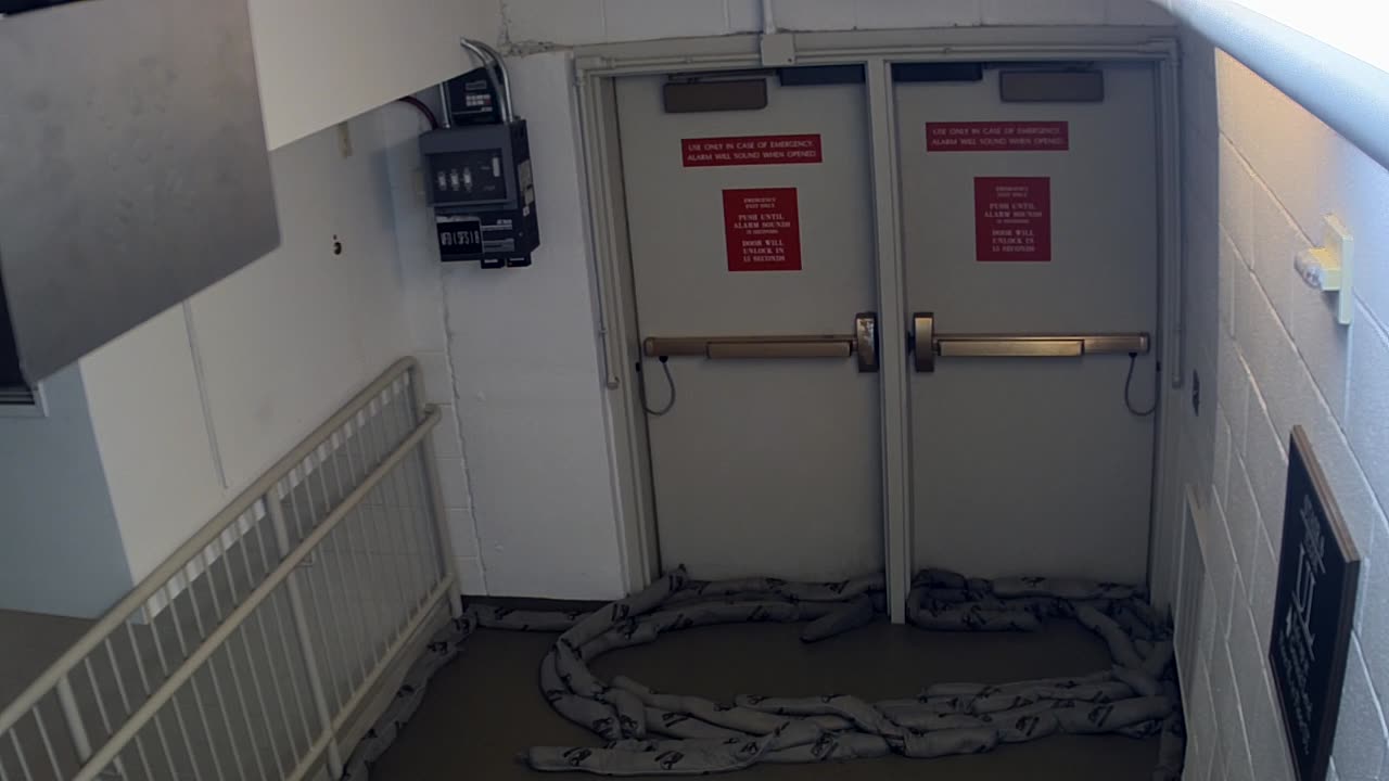 7174CVCULStair8EExit_2021-01-06_03h40min00s707ms.mp4