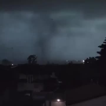 Przerażające sceny z wielkiego tornada, które nawiedziło Mediolan we Włoszech