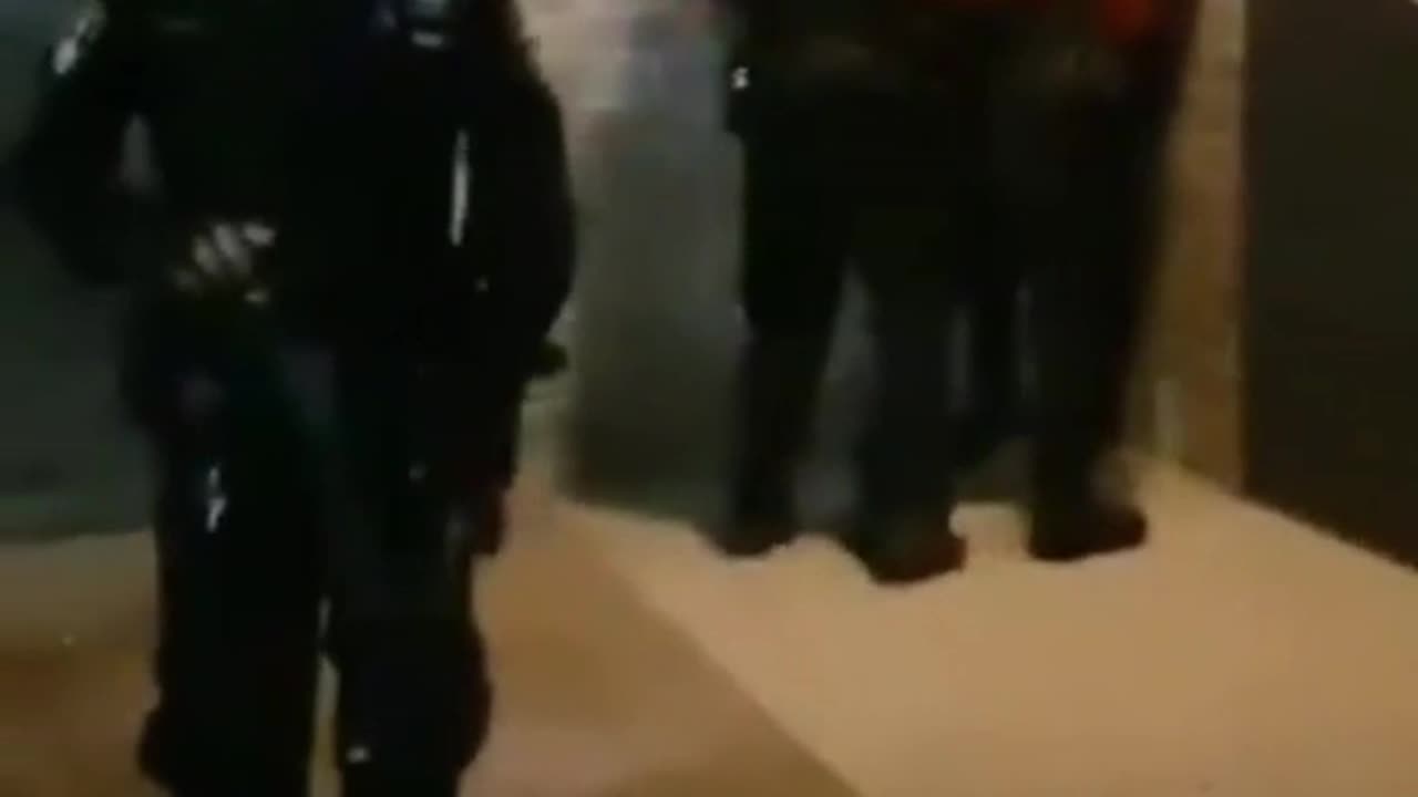 They beat police 👿. What they are doing 😠