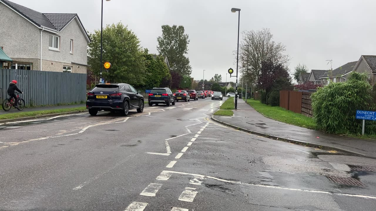 Crombie primary school run mums Oct 2023