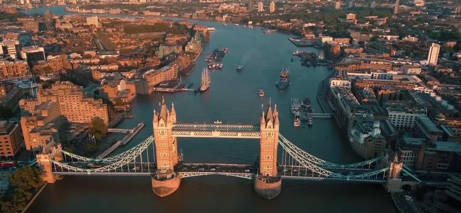 London night view, together with Hong Kong, known as "Nuremharbour"