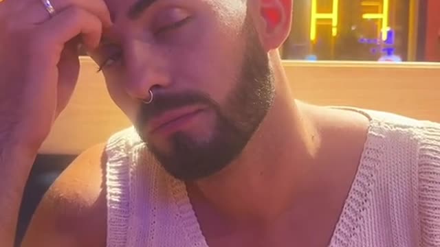 En una rutina constante de resaca Deuw