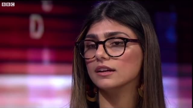 Mia Khalifa Talks About Boys“Starring At Her