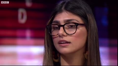 Mia Khalifa Talks About Boys“Starring At Her