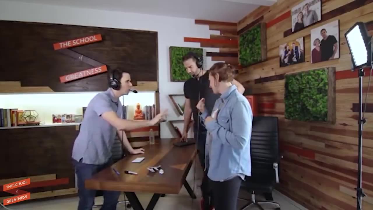 5 Psychological Tricks To READ ANYONE! _ Evy Poumpouras & Chris Voss