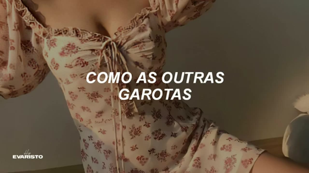 Listen to this song to feel like a naughty bourgeois.💅💅💅