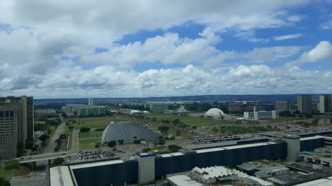 Cadê os 60 milhões que elegeram o Lula?