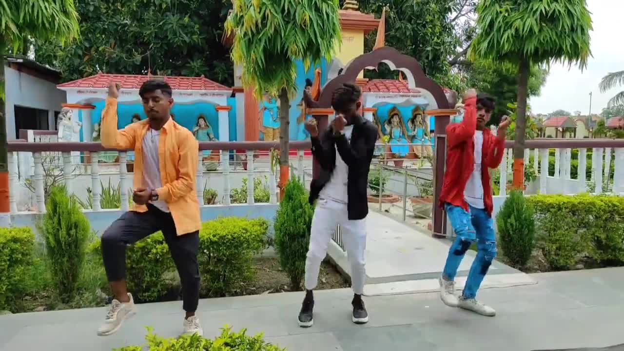 #video ले जात बाड़ू देवघर pawan Singh। le jat badu devghar dance bol bam @Pawan Singh Official