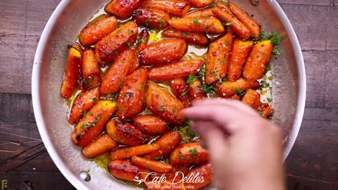 HONEY GARLIC BUTTER ROASTED CARROTS