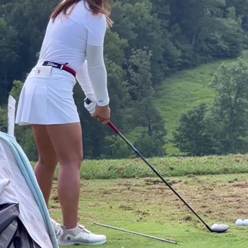 22 year old Natasha Oon shows how is it done #golf #natasha #oon #golfer #professional #swing #green