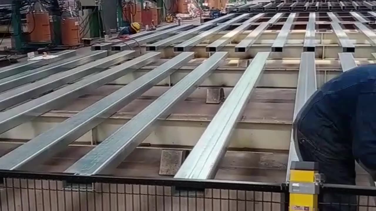 Application of galnanized square tube in steel building