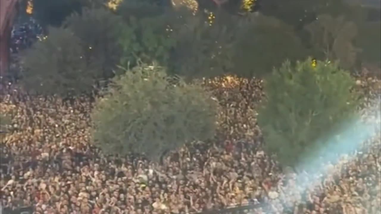 National anthem by huge crowd