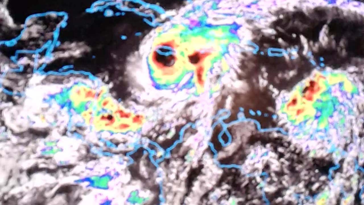 HUNTING HURRICANE BERYL 2-SLICING IN HALF/ALIEN FACES