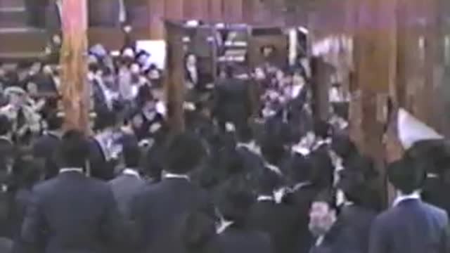 13. Daled Tishrei 5749, Mincha, Maariv, Sicha and dollars = ד' תשרי תשמ"ט