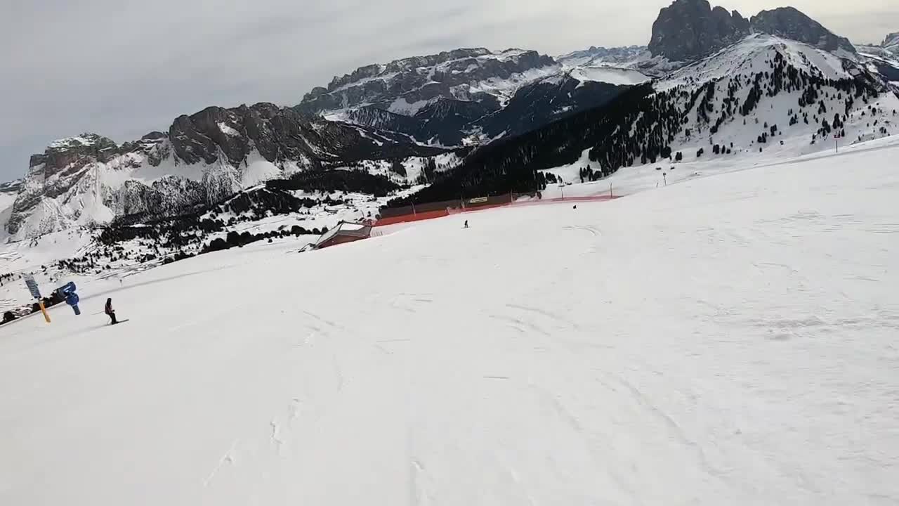 La Longia (Seceda-Ortisei), Val Gardena, Italian Dolomites - 9min of non-stop skiing