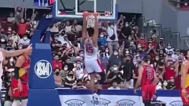 Japeth Aguilar NANG-GIGIL NANAMAN sa RING! _ Junmar Fajardo NA-BULLY ng Depensa ng Barangay Ginebra!