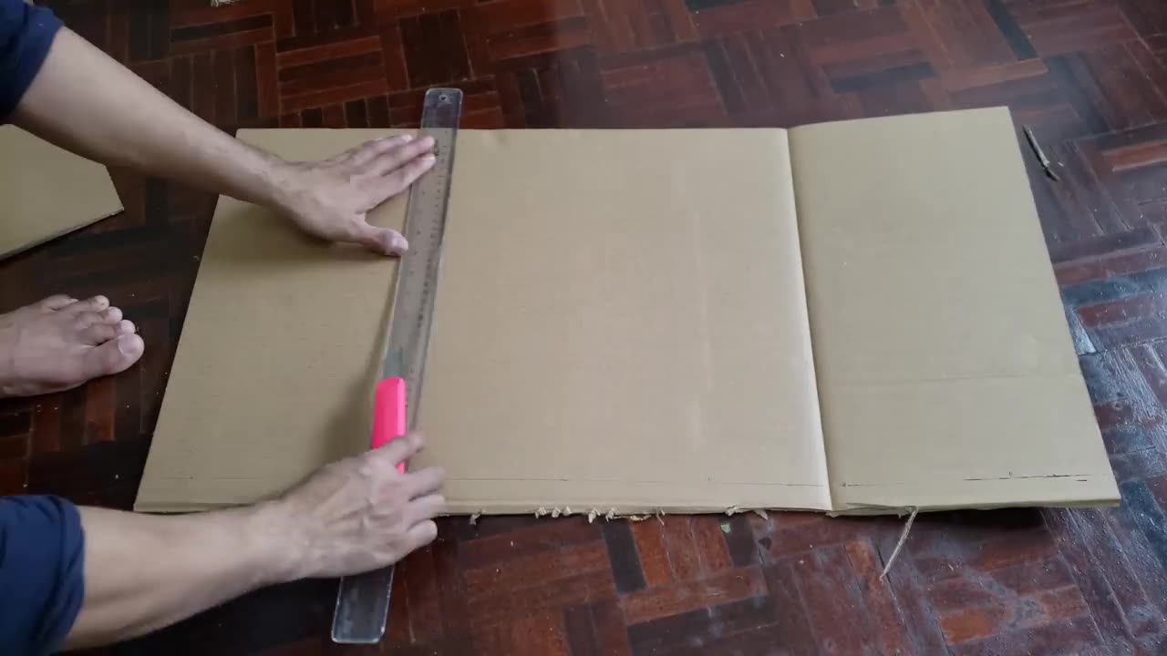 Tultorial on how make a wardrobe out of cardboard-DIY. Make a wardrobe