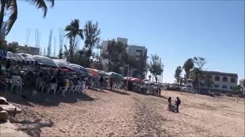 Relaxing 8 hour video of the beach and waves in mazatlan