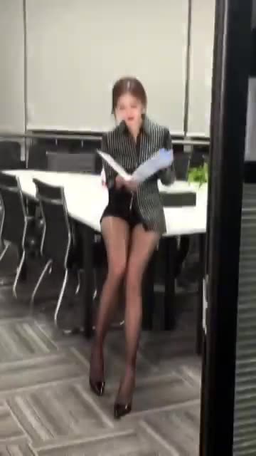 BEAUTIFUL CHINES WOMEN