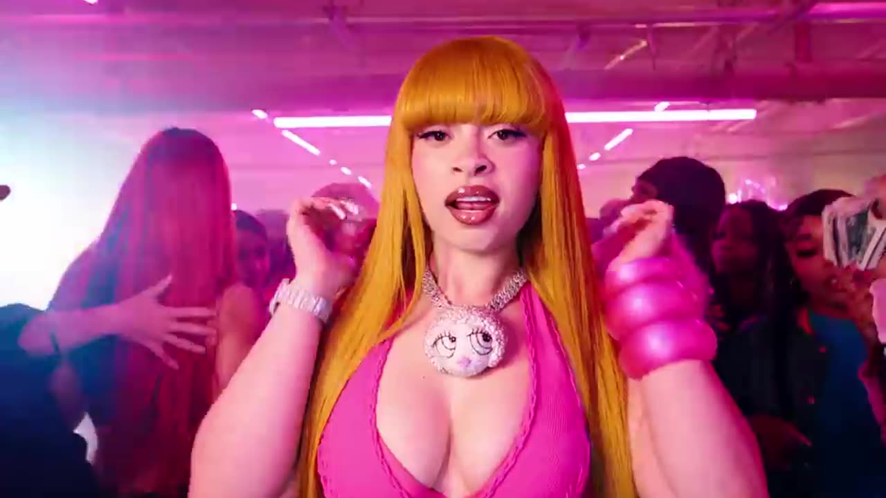 Ice Spice - Gimmie A Light (Official Video)