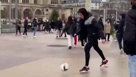 Rating strangers at football !⚽️ (World Cup part 2)