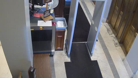 1017RSOB01DelAveADADoor_2021-01-06_18h57min53s290ms.mp4