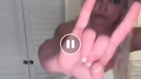 Η Britney Spears στα νύχια του Σατανά;;;