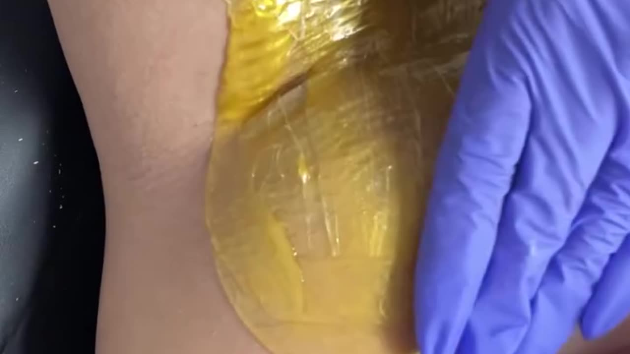 Underarm Waxing with Sexy Smooth Golden Allure Hard Wax by @tay.beautay