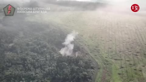 Drone captures moment Ukrainian army launches attack in Bakhmut direction in armored combat vehicles