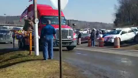 Rolling out to the beltway!! Ted Cruz in lead truck (Convoy Day 15)