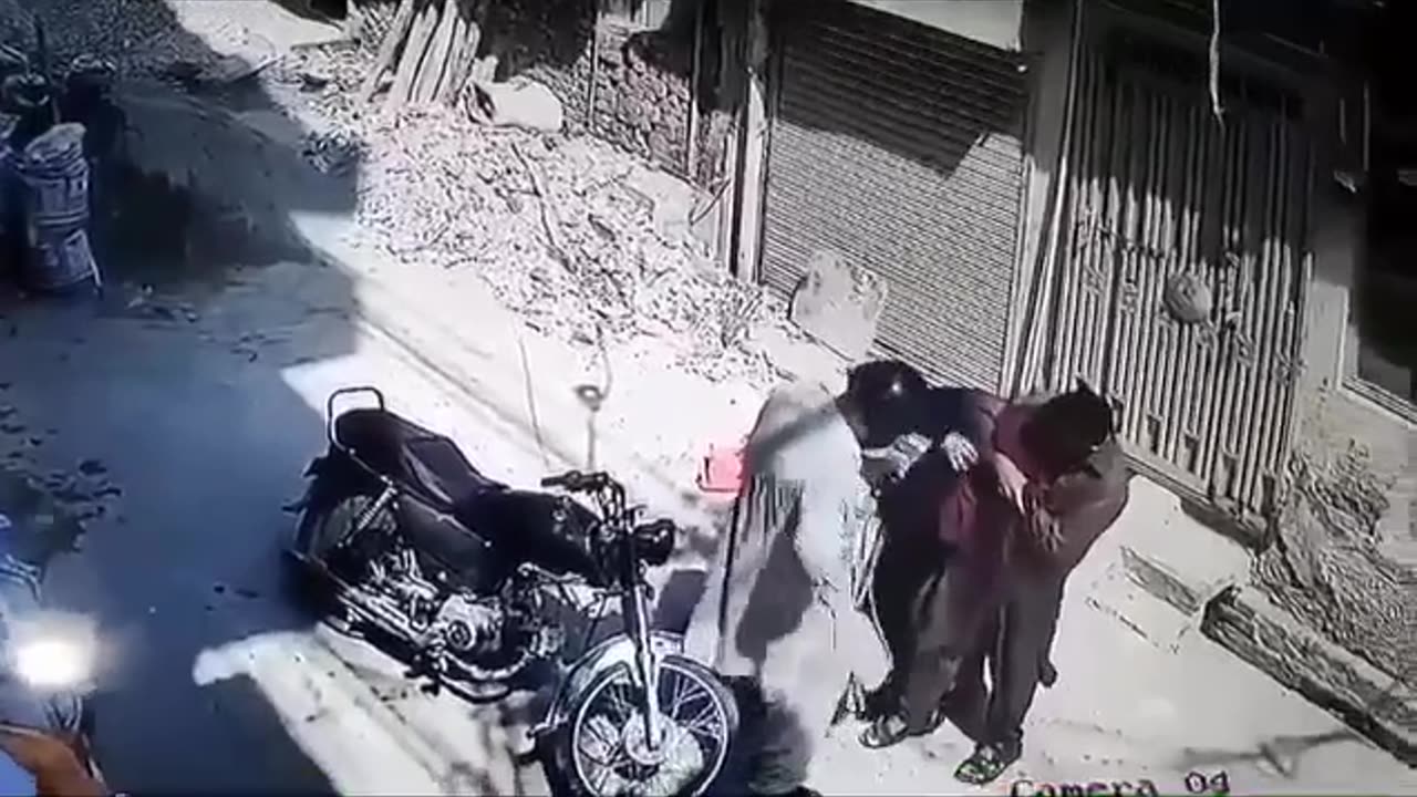 Horrible Snatching caughtðŸ˜ðŸ˜³ðŸ˜³