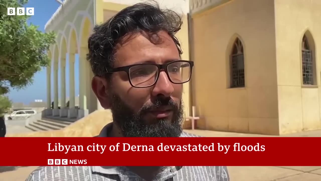 Libya flooding: Calls for Derna evacuation as search for dead continues - BBC News