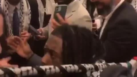 Uzi in Palestine2