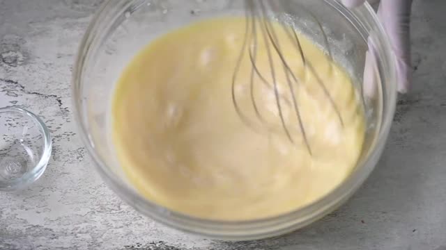 Pudding, bread, bread, easy to make. Delicious family.
